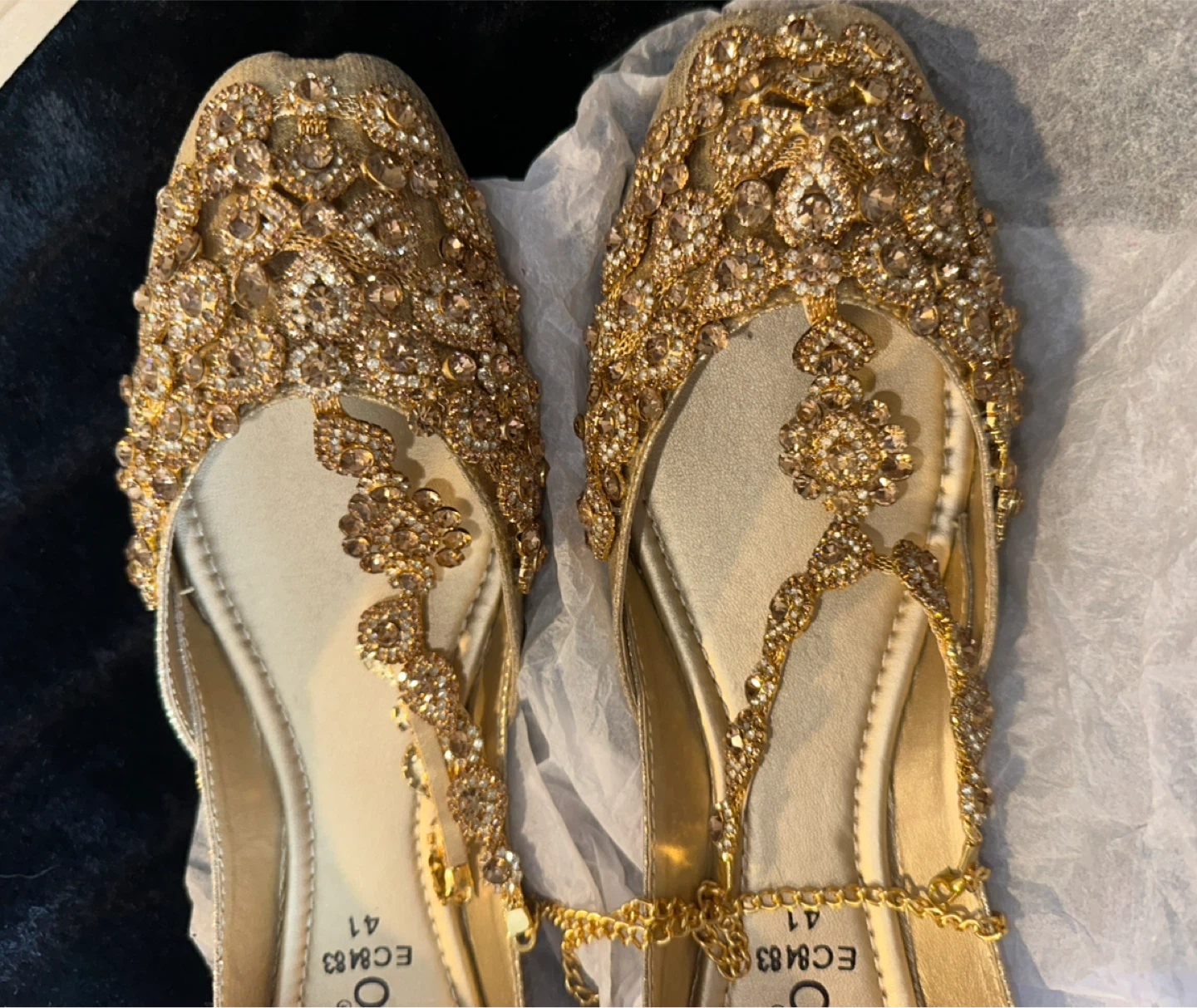 Stylo Embellished Gold Flats/Khussas - photo 2