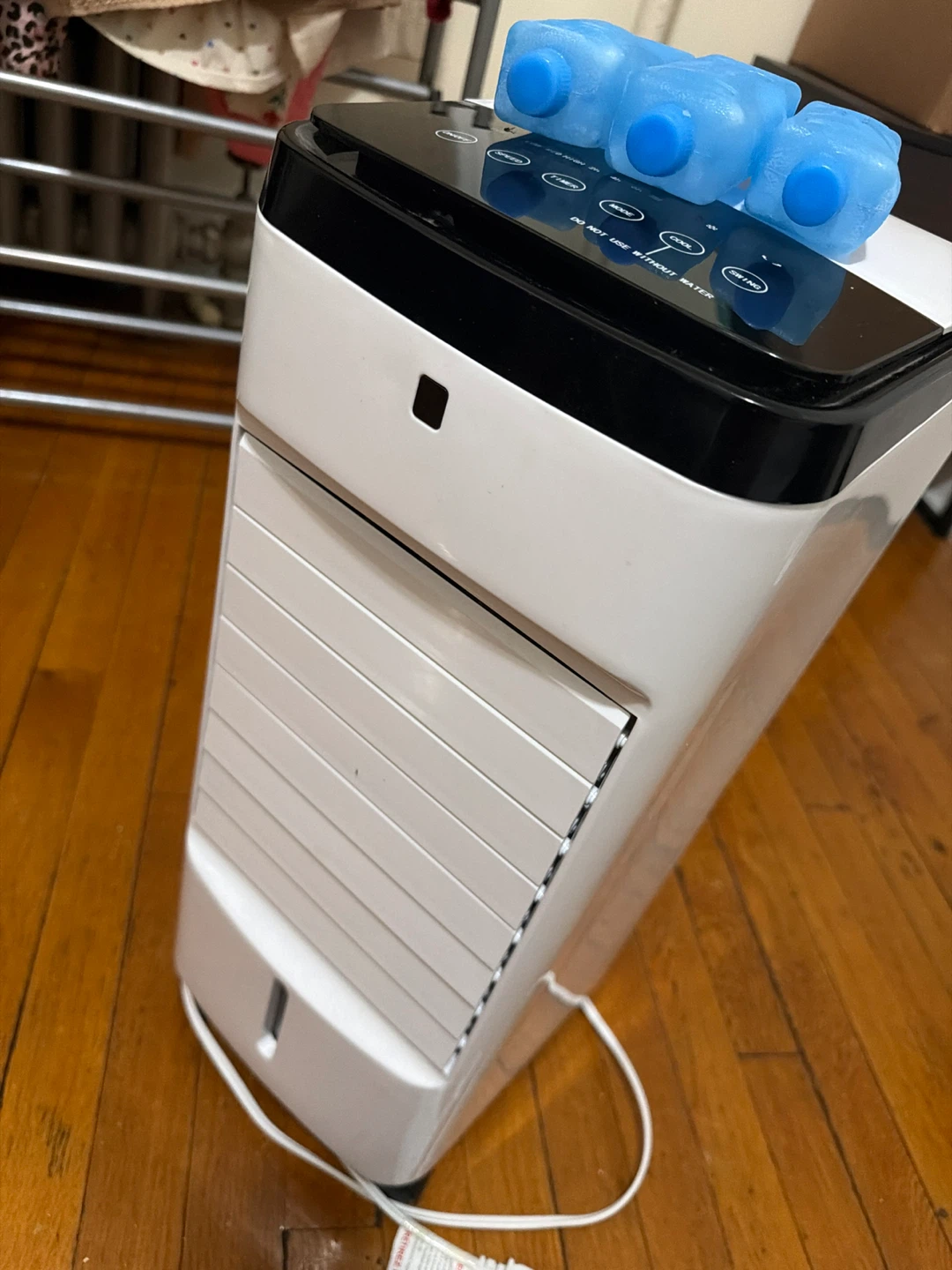 White Portable Evaporative Cooler / Air Conditioner - photo 2