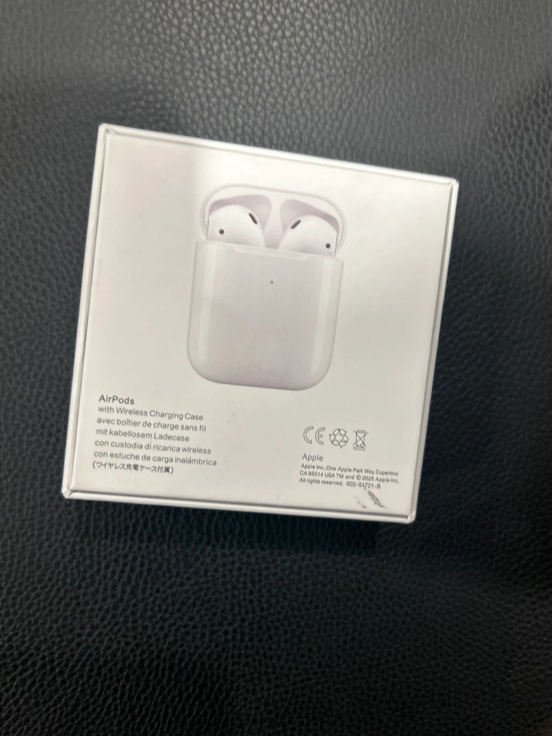 Apple AirPods with Wireless Charging Case - photo 2