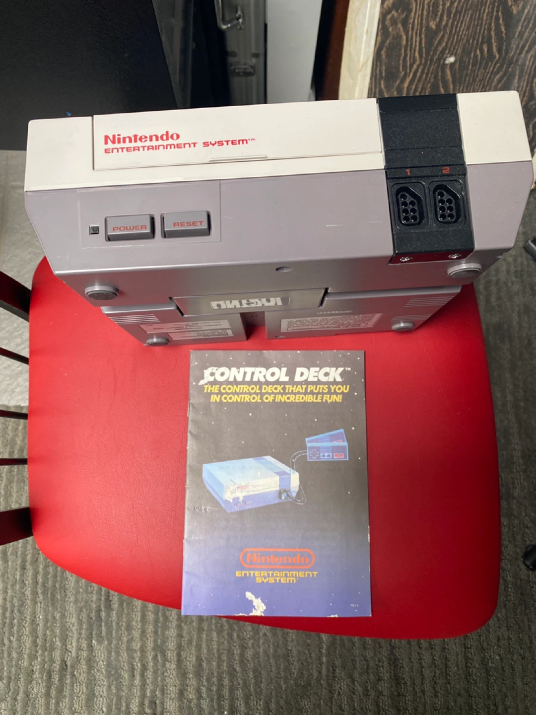 1985 Nintendo Entertainment System Console