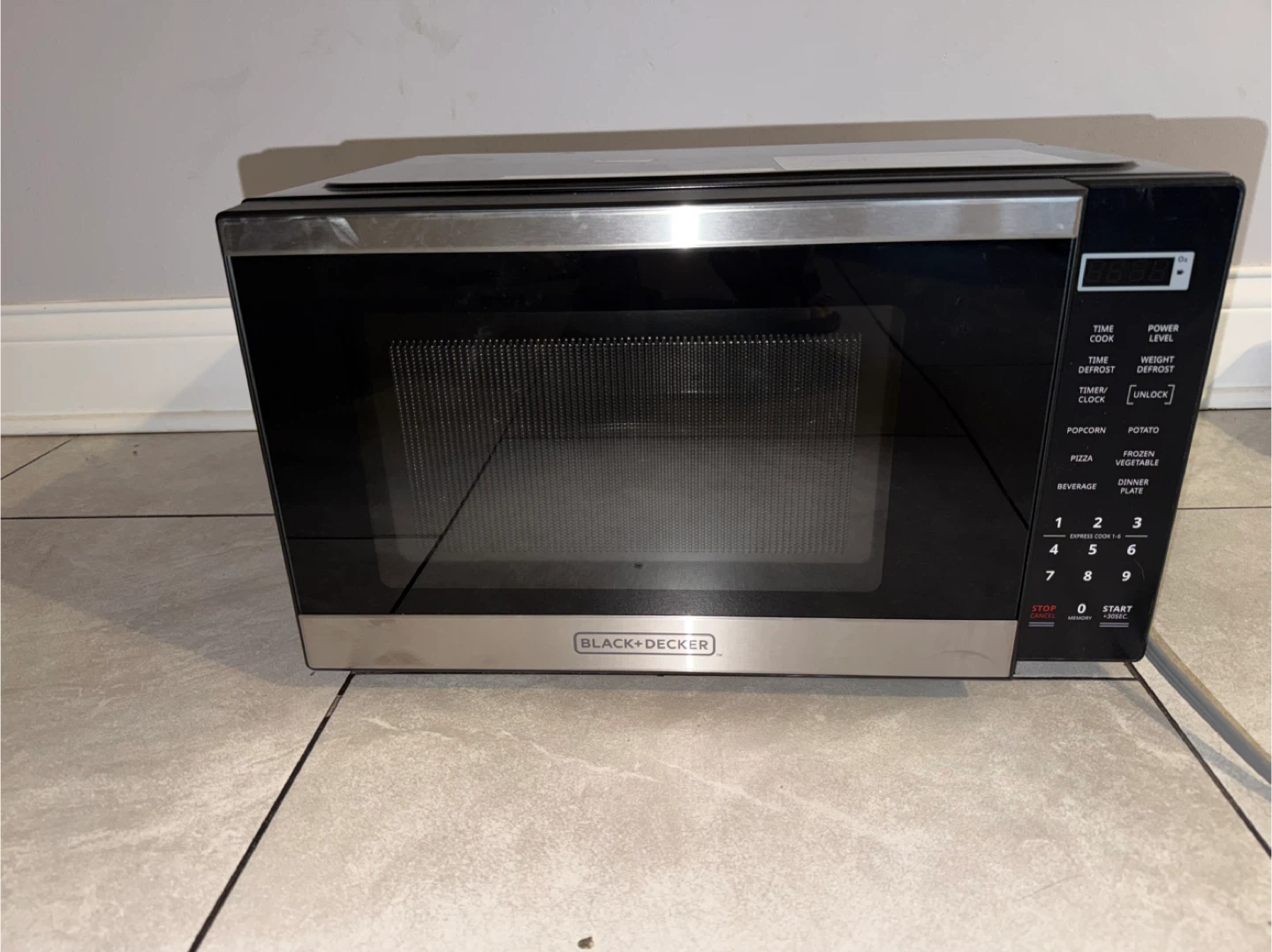 BLACK+DECKER Microwave Oven - photo 3