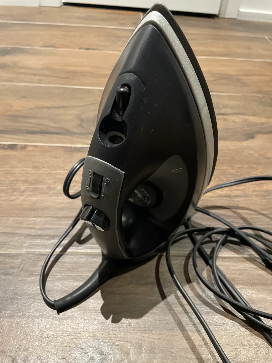 Auto Shut-Off Iron with Water Cup - photo 3