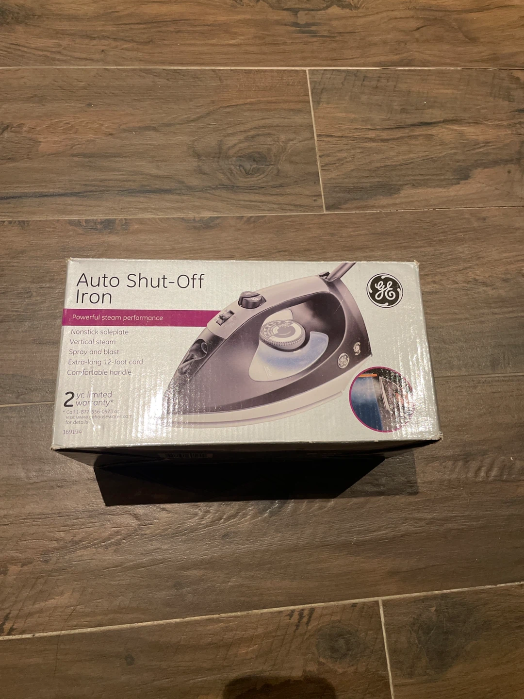 Auto Shut-Off Iron with Water Cup