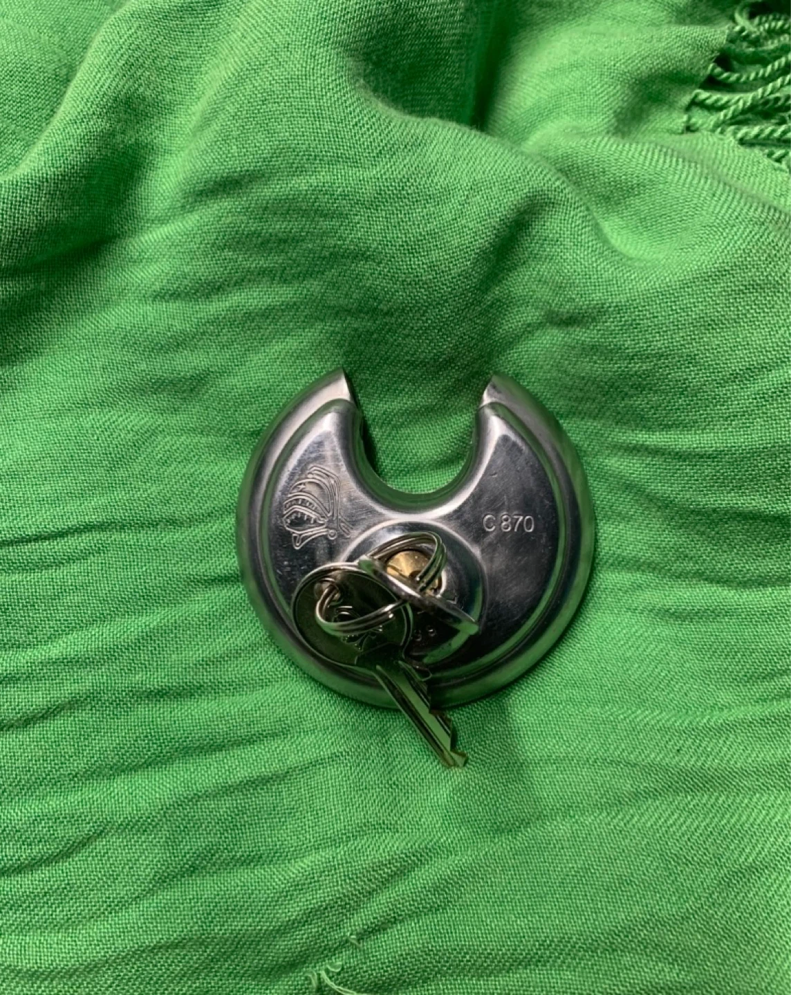 Chateau C870 Stainless Steel Disc Lock with 2 Keys - photo 2