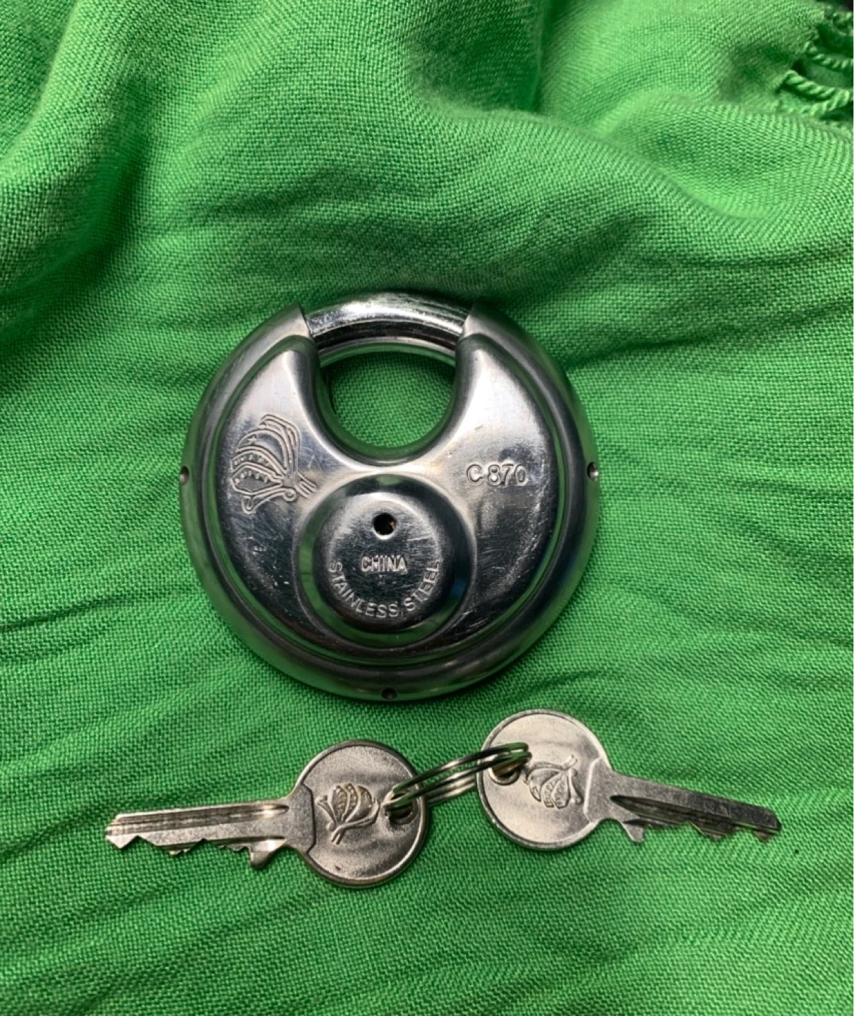 Chateau C870 Stainless Steel Disc Lock with 2 Keys - photo 3