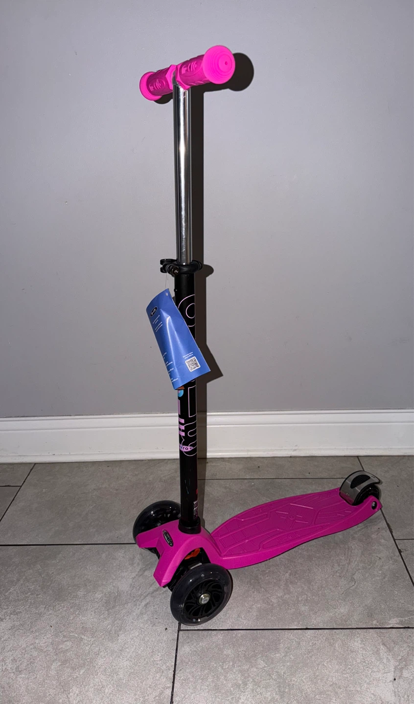 Micro Kickboard Maxi Original 3-Wheel Scooter
