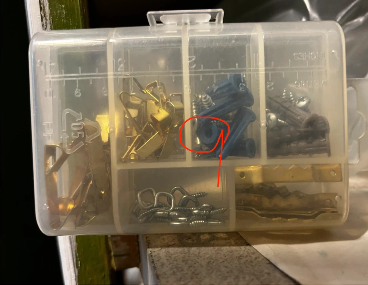 Picture Hanging Hardware Kit