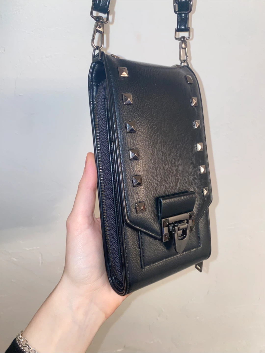 Black studded wallet with crossbody strap - photo 2