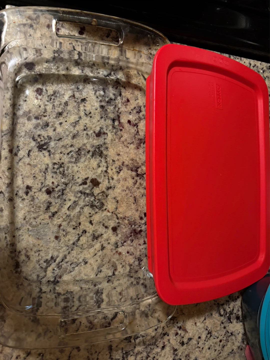 Pyrex 3-quart Glass Baking Dish with Lid - photo 2