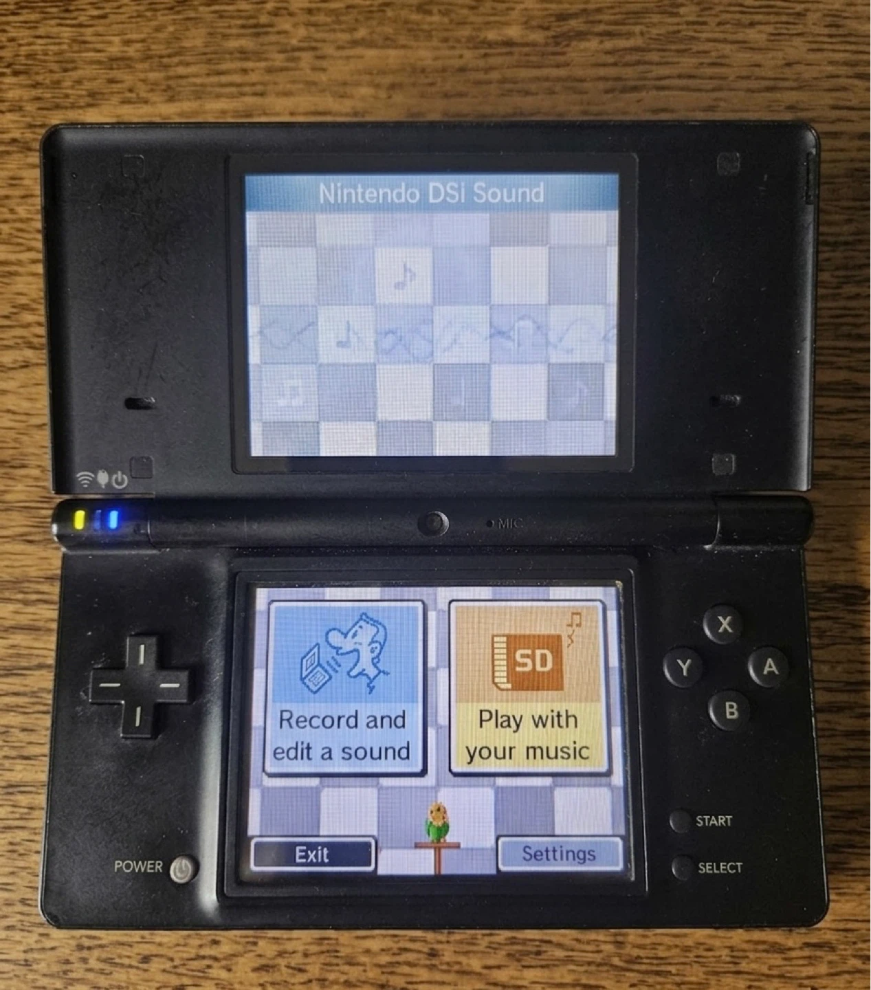 🔥 Nintendo DSi with New Battery + Charger & Stylus Pen - photo 2