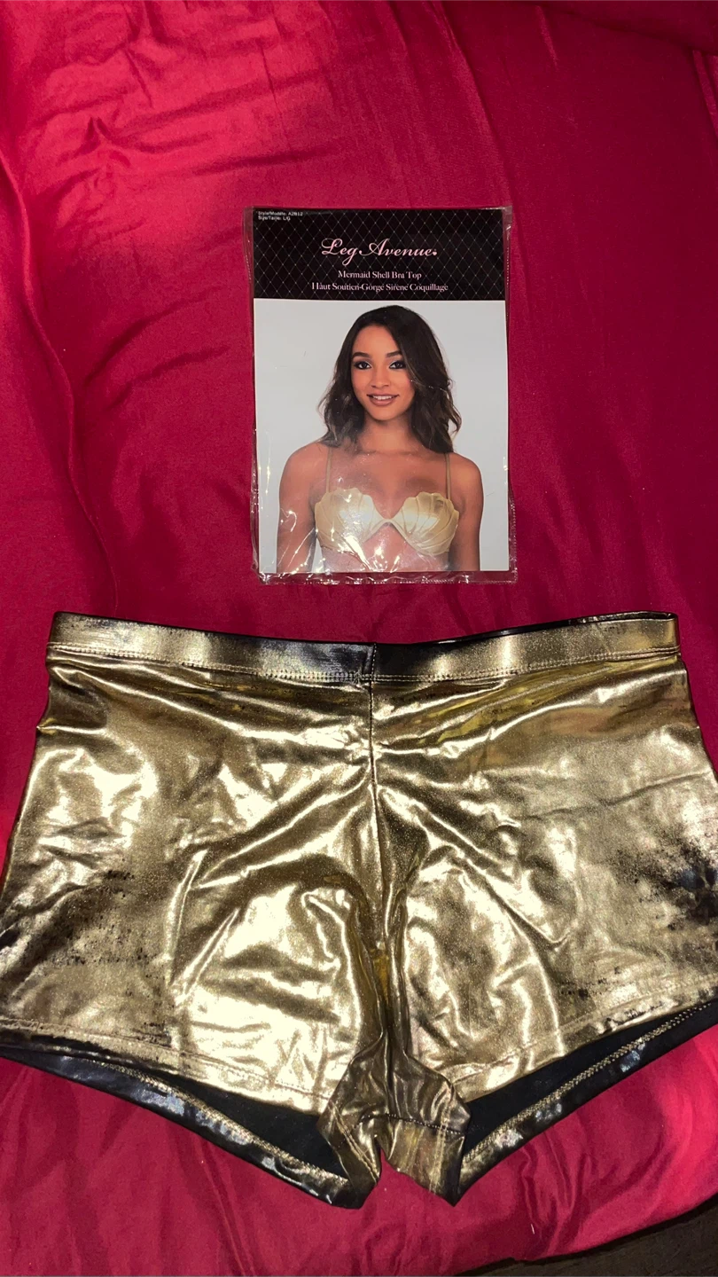 Leg Avenue Mermaid Shell Bra Top & Matching Shorts Costume