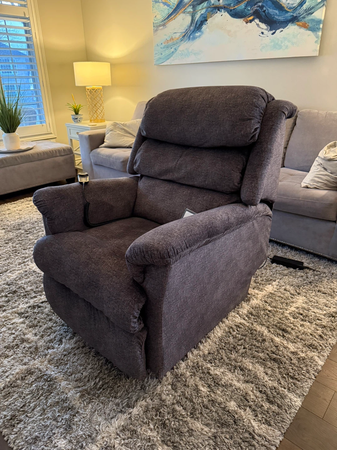 La-Z- Boy Lift Chair (Heat & Massage) - photo 2