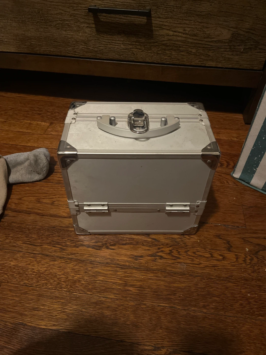 Silver Makeup Train Case with Expandable Trays