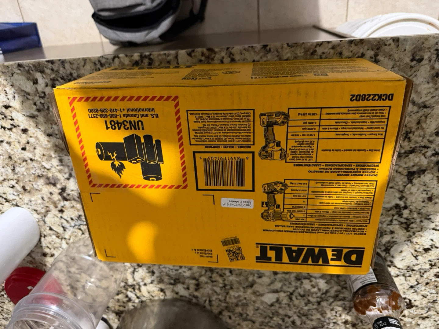 DEWALT 20V Brushless Cordless Drill and Impact Driver Combo Kit - photo 2