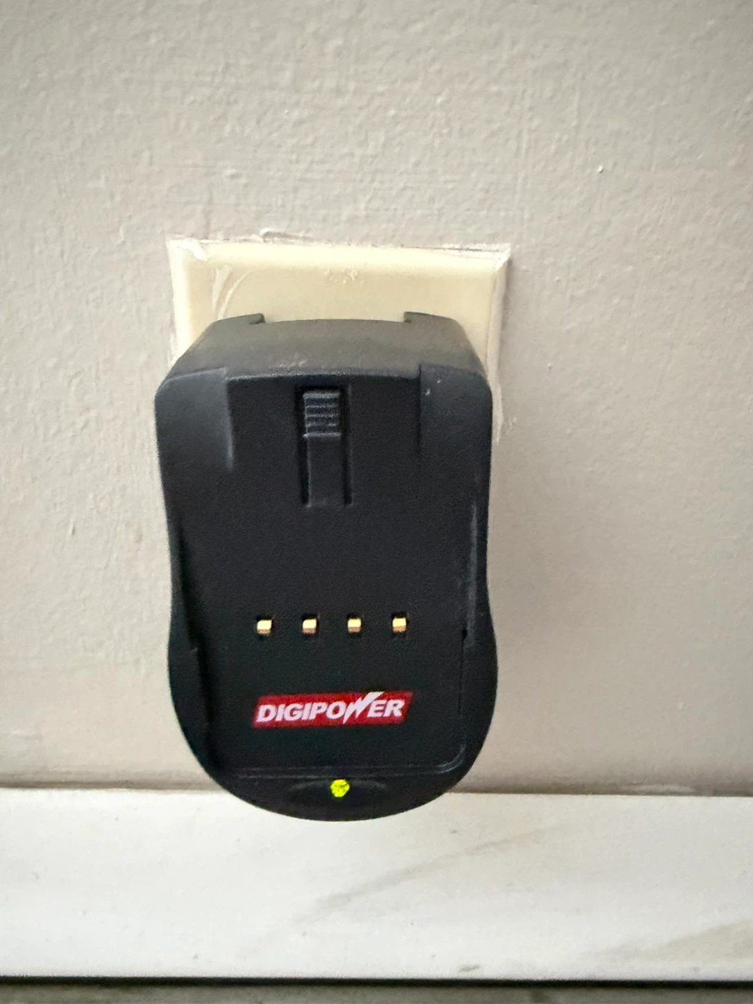Universal Charger TC-500 for Canon Batteries