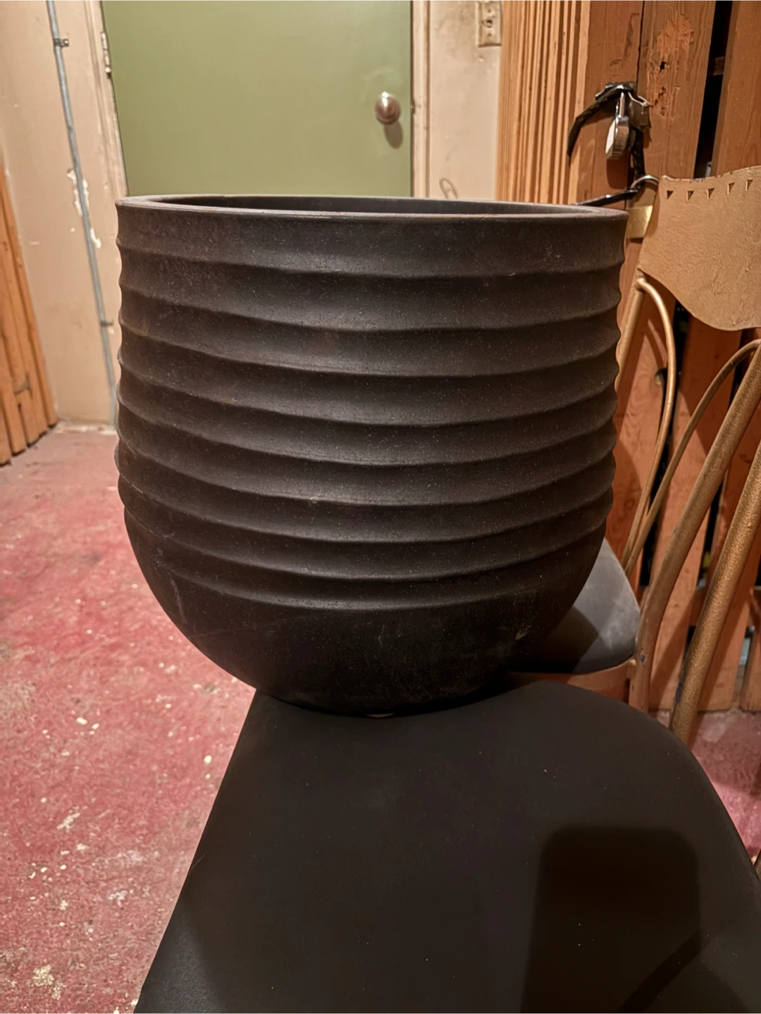 2 Dark Grey Ribbed Planter - photo 4