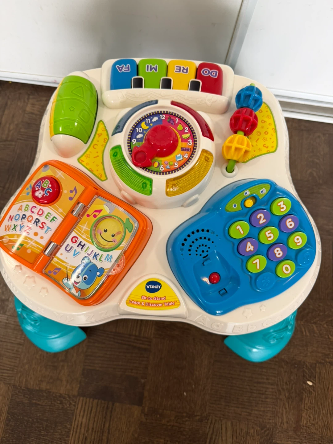 VTech Sit-to-Stand Learn & Discover Table