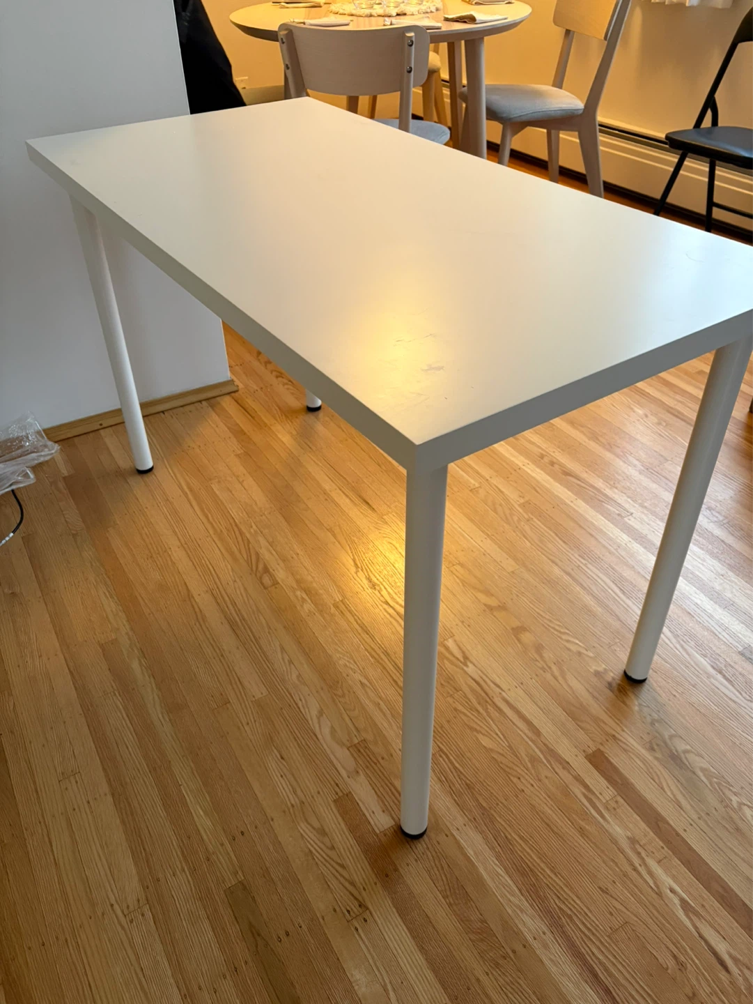 White rectangular table - photo 2