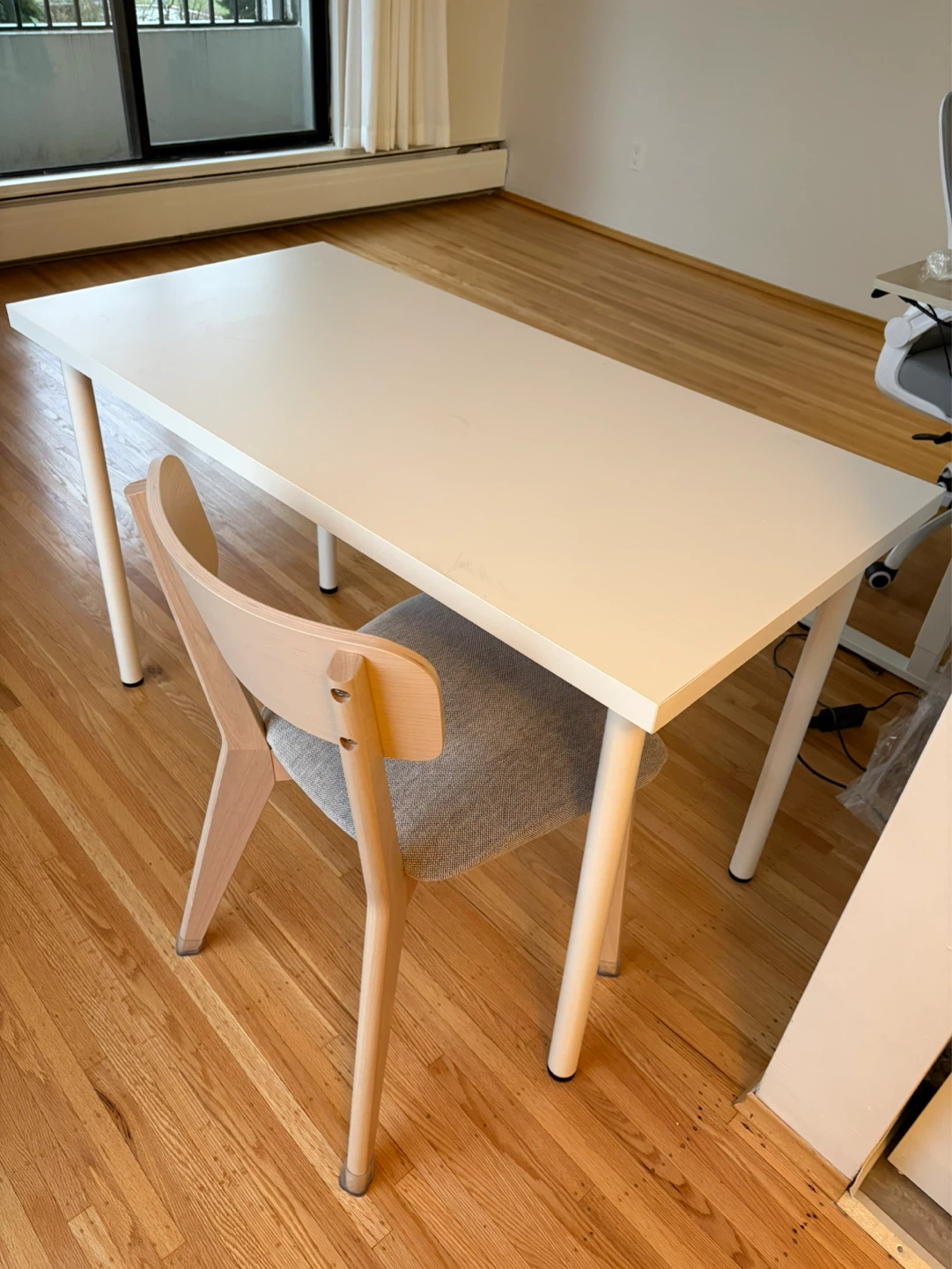 White rectangular table