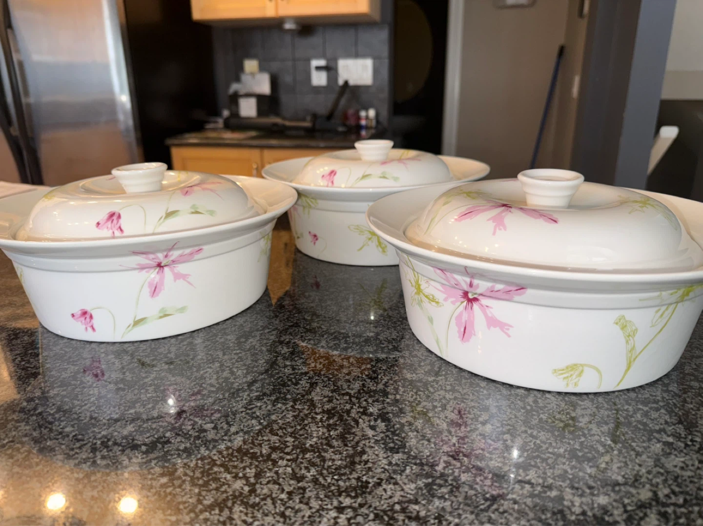 Set of 3 Lidded Serving Dishes - photo 2
