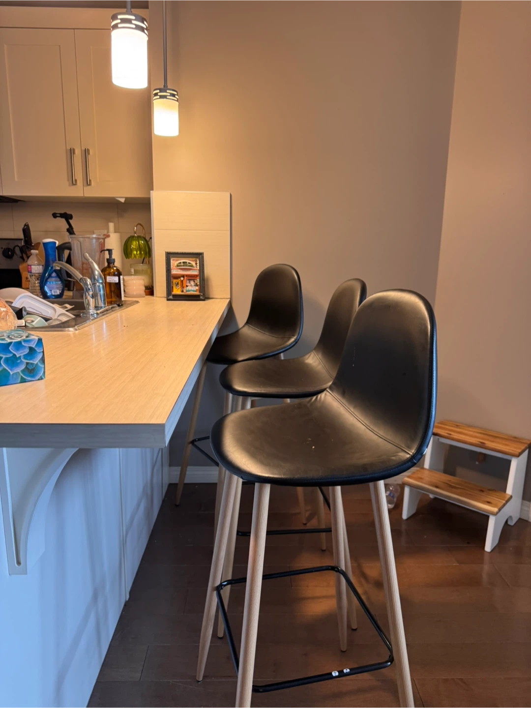 Set of 3 Black Bar Stools with Wooden Legs - photo 2