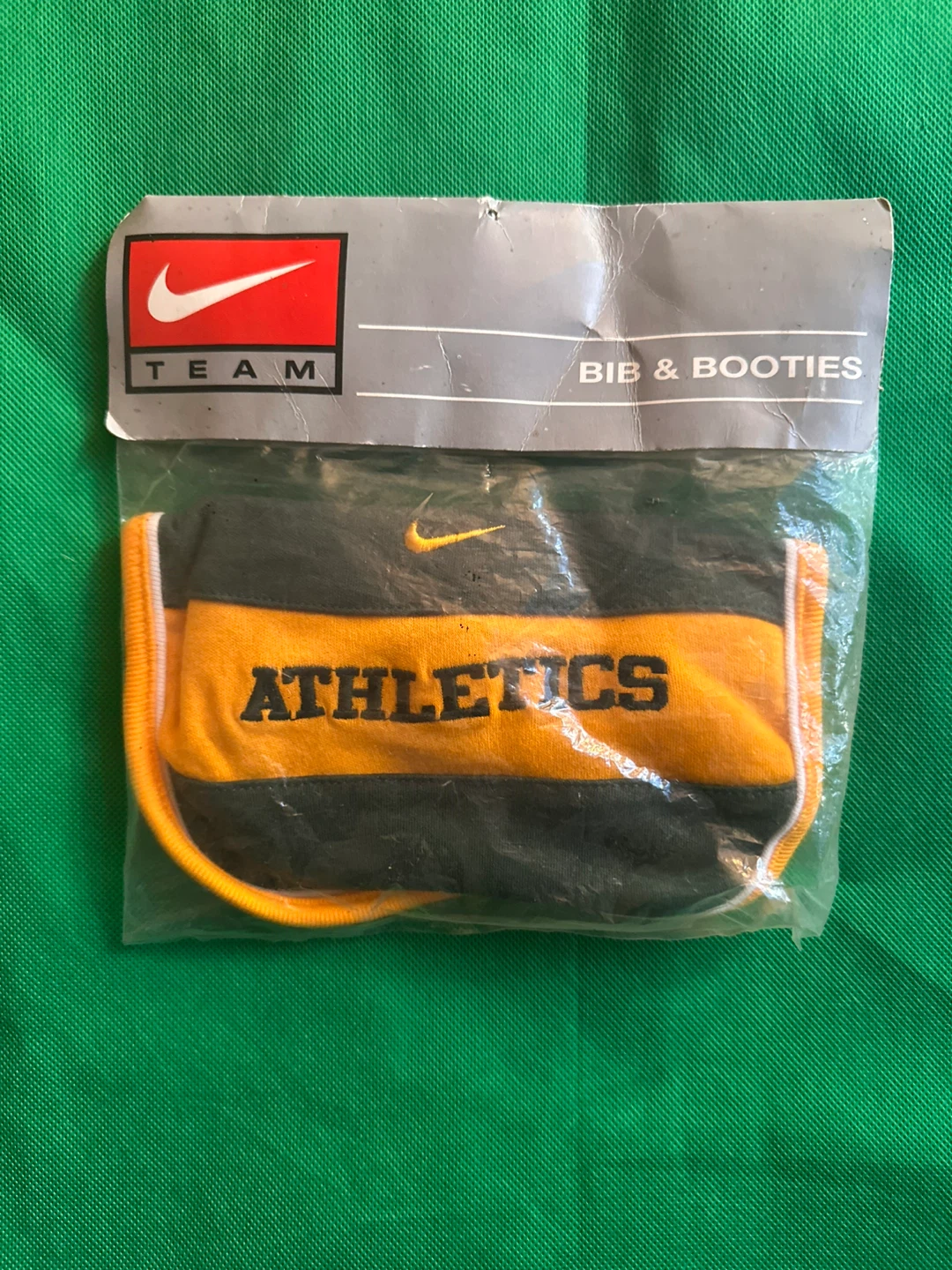 Nike Athletics Bib & Booties Set