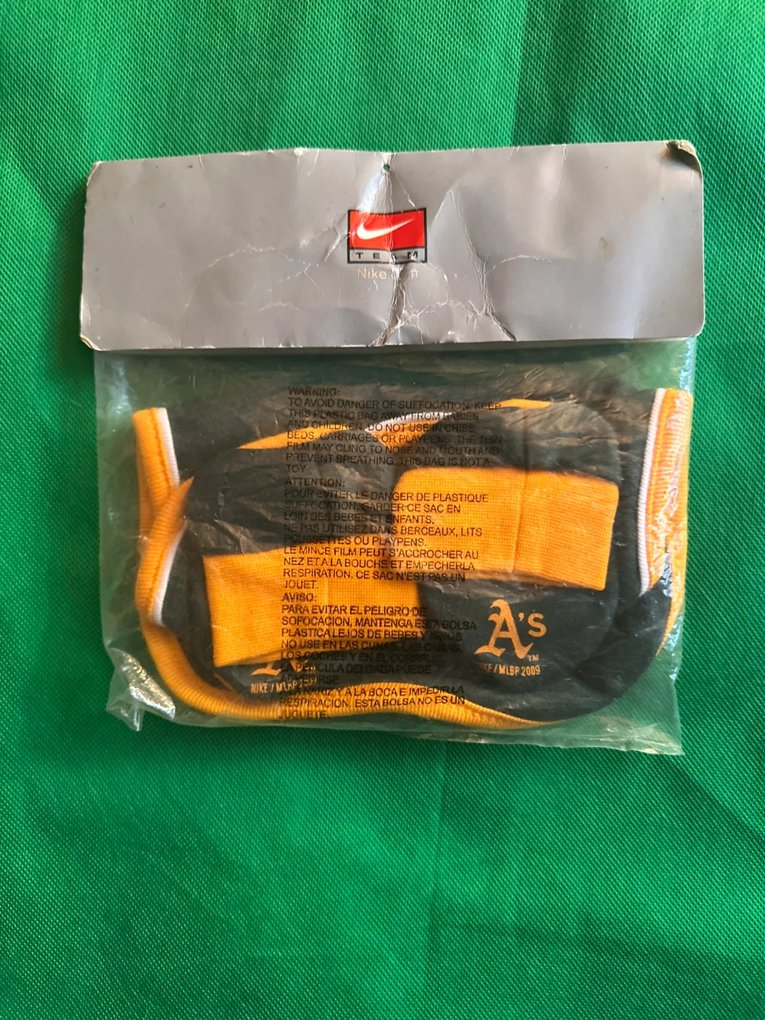 Nike Athletics Bib & Booties Set - photo 2