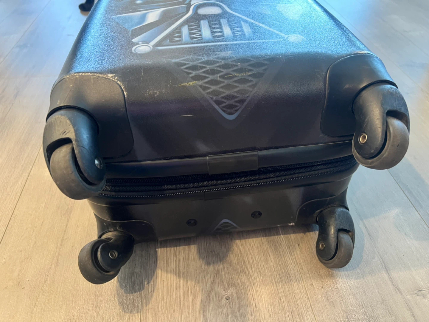 American Tourister Star Wars Darth Vader Suitcase - photo 5