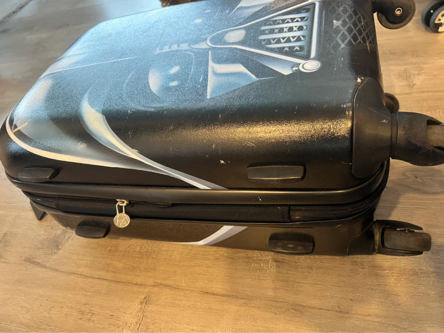 American Tourister Star Wars Darth Vader Suitcase - photo 4