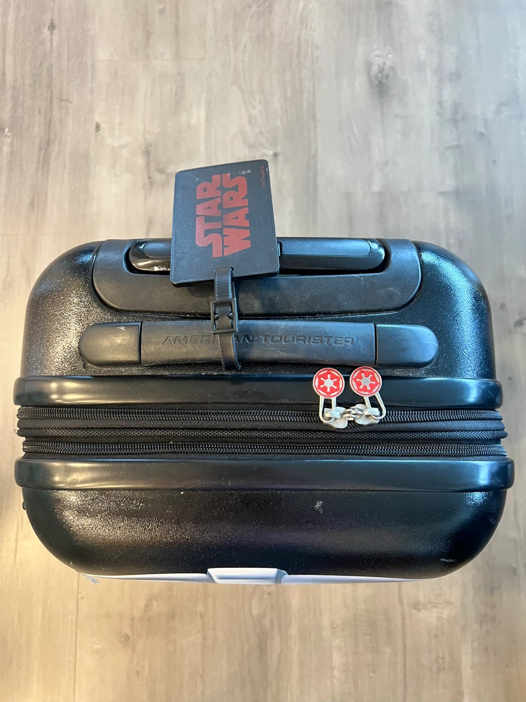 American Tourister Star Wars Darth Vader Suitcase - photo 3