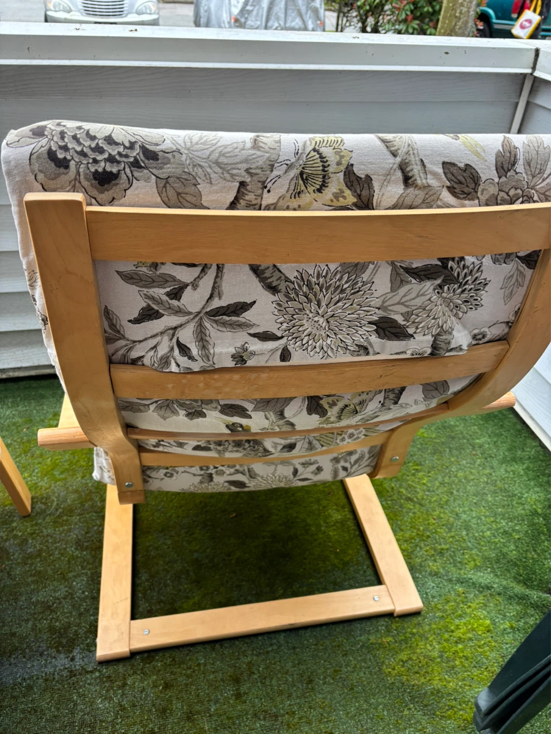 Wooden chair and ottoman with bird and floral print - photo 4