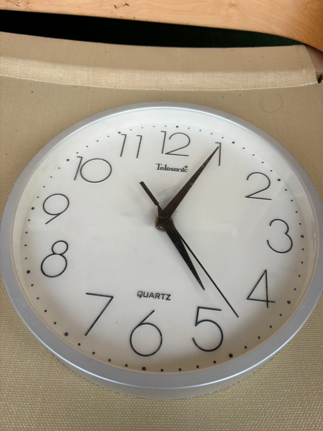 Tolasonic Quartz Wall Clock