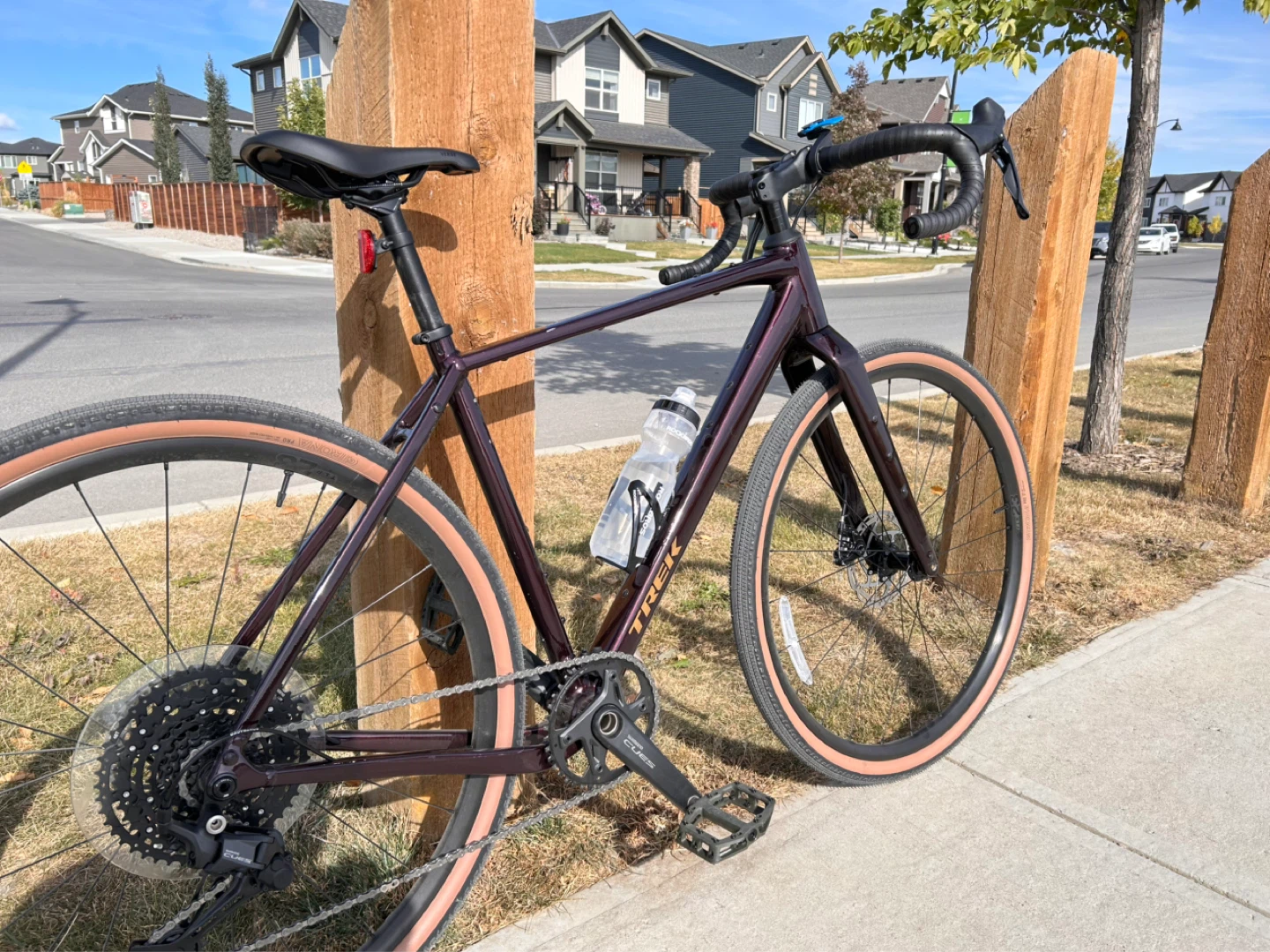 Trek Gravel Bike with Wahoo Trainer - photo 2