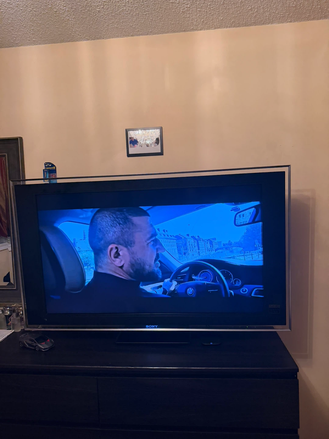 Sony BRAVIA KDL-46XBR4 LCD Digital Color TV
