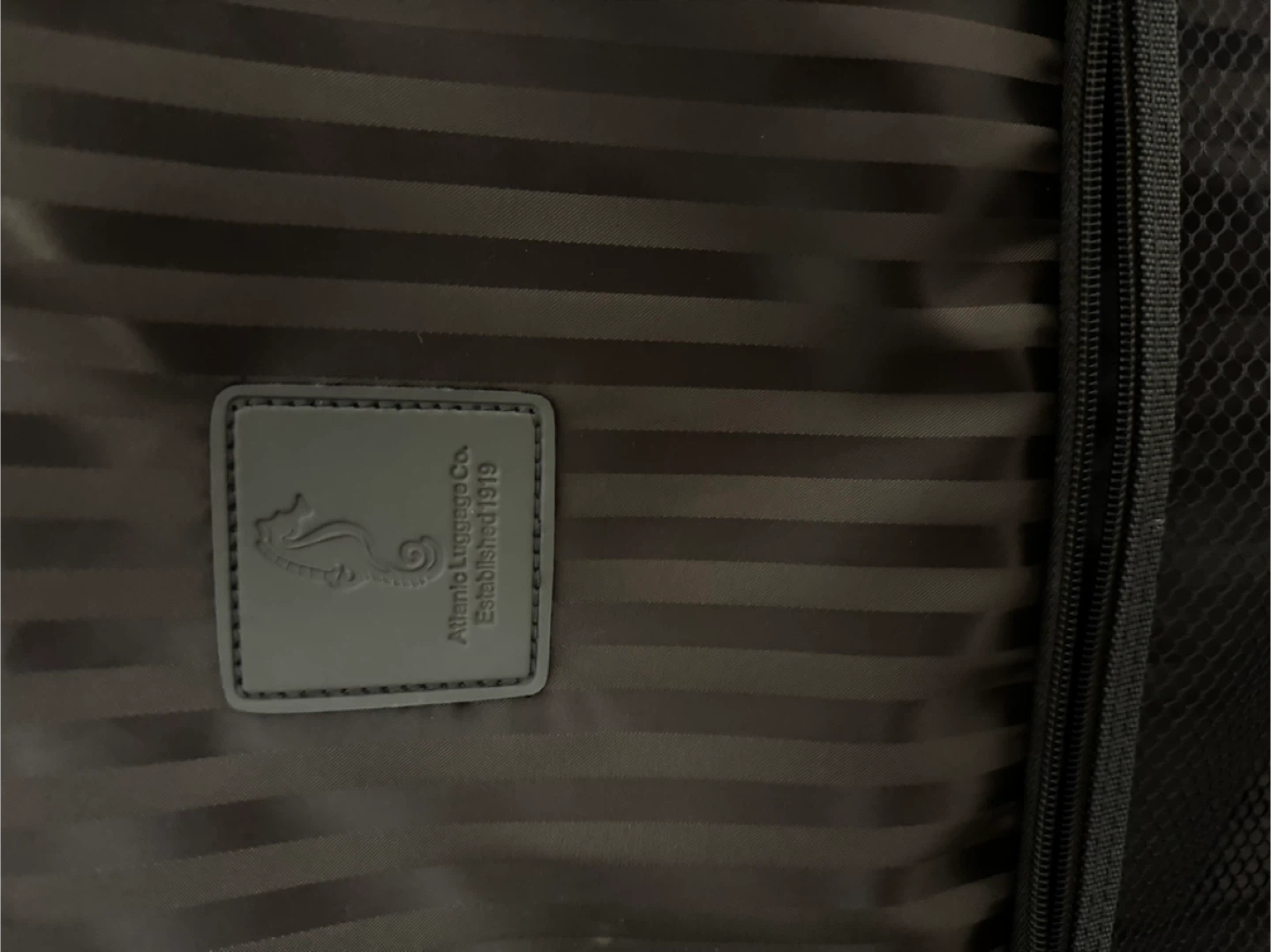 Atlantic Luggage Co. Rolling Suitcase - photo 5