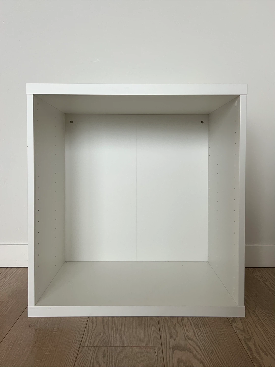 White Cube Storage Shelf Unit