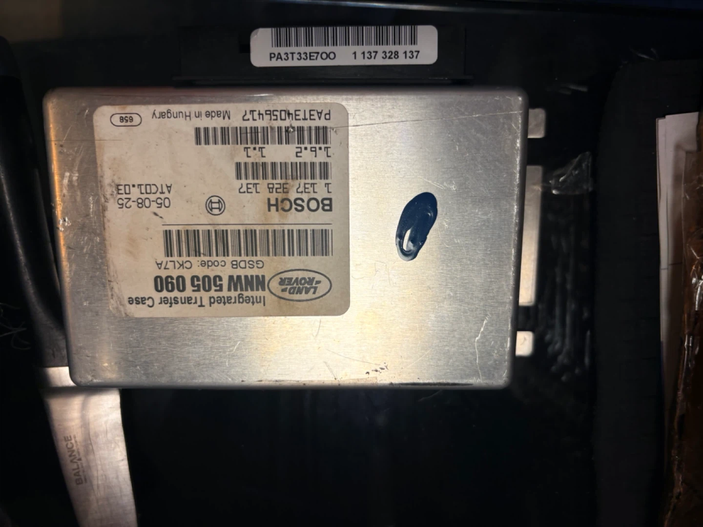 Land Rover Radio and Integrated Transfer Case Module - photo 4
