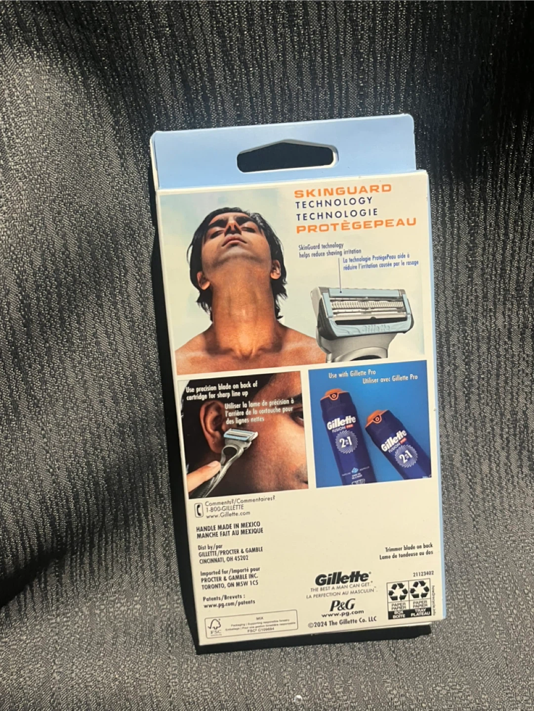 Gillette Skinguard Protective Razor with 2 Cartridges - photo 2