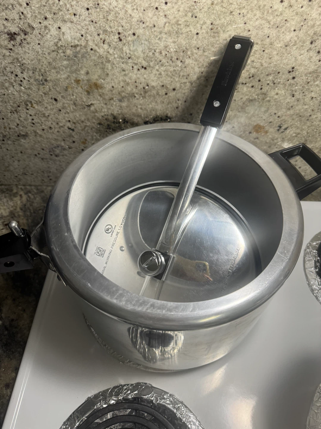 Aluminum Pressure Cooker - photo 4