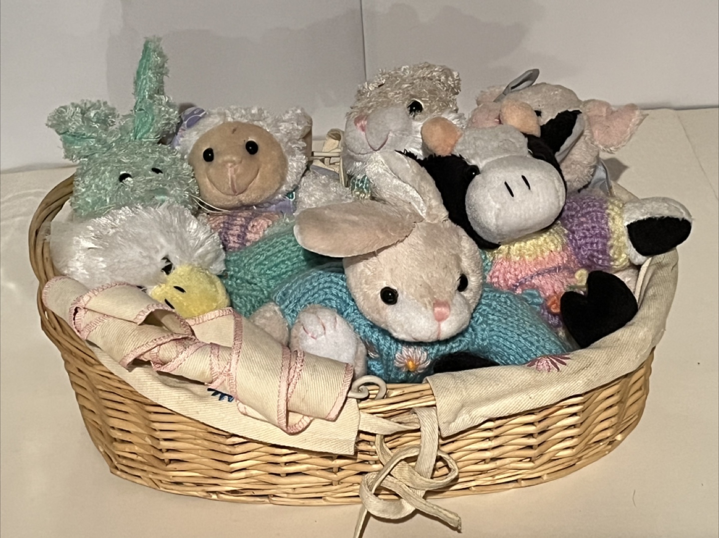 Easter Bunny Blow Mold & Basket of Stuffed Animal - photo 4