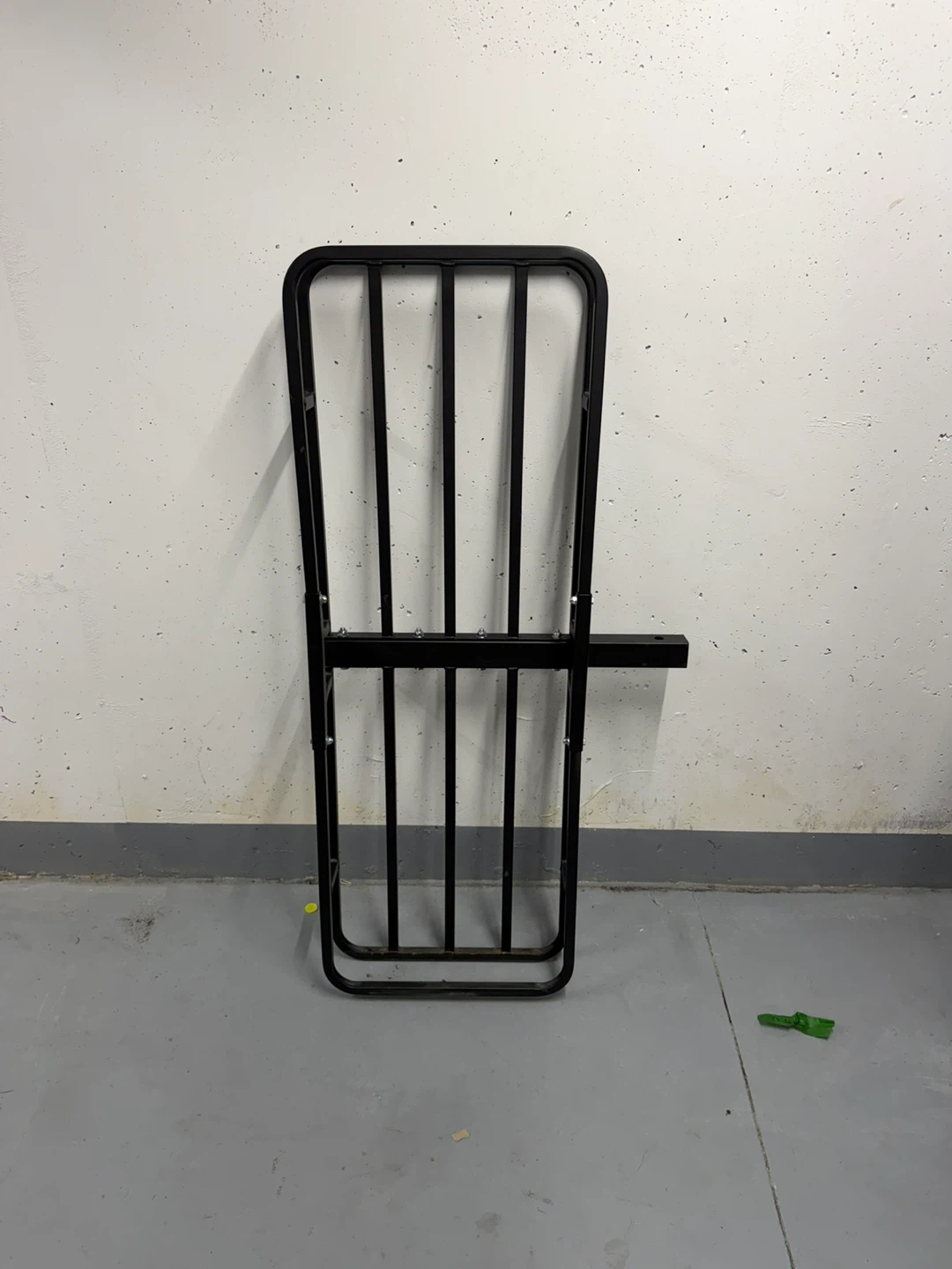 Motomaster Hitch Mount Cargo Carrier