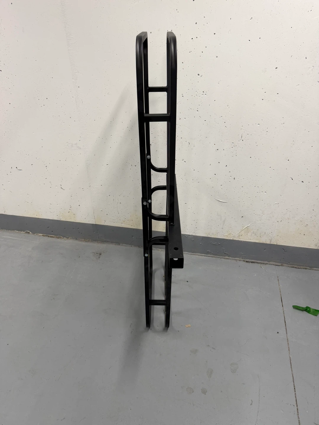 Motomaster Hitch Mount Cargo Carrier - photo 2