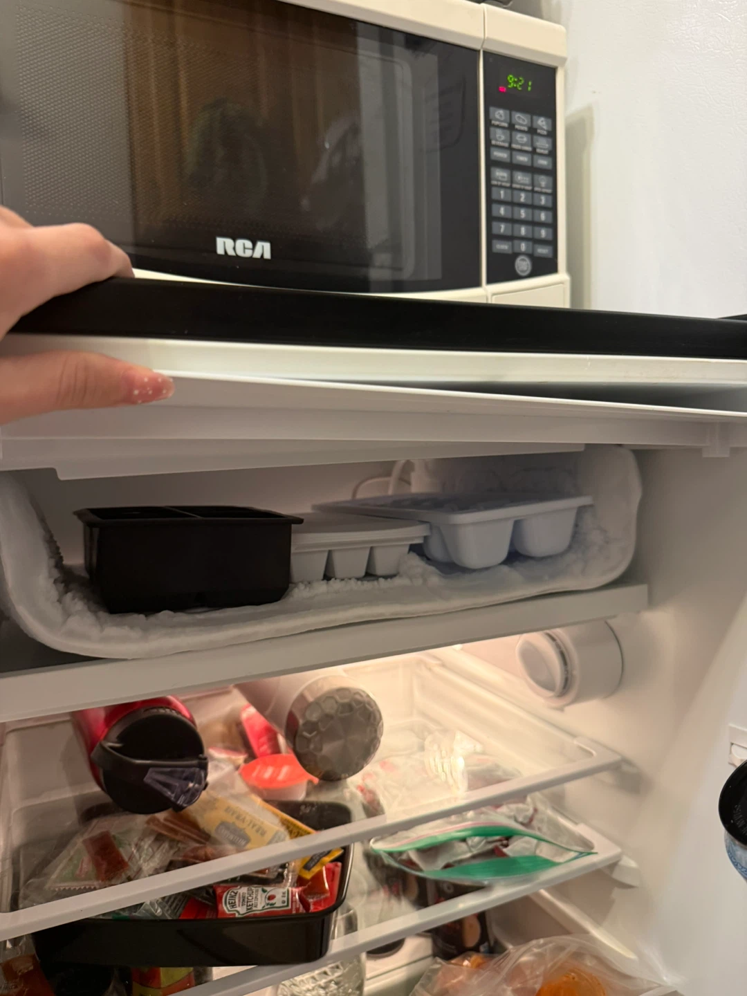 Whirlpool Mini Fridge - photo 3