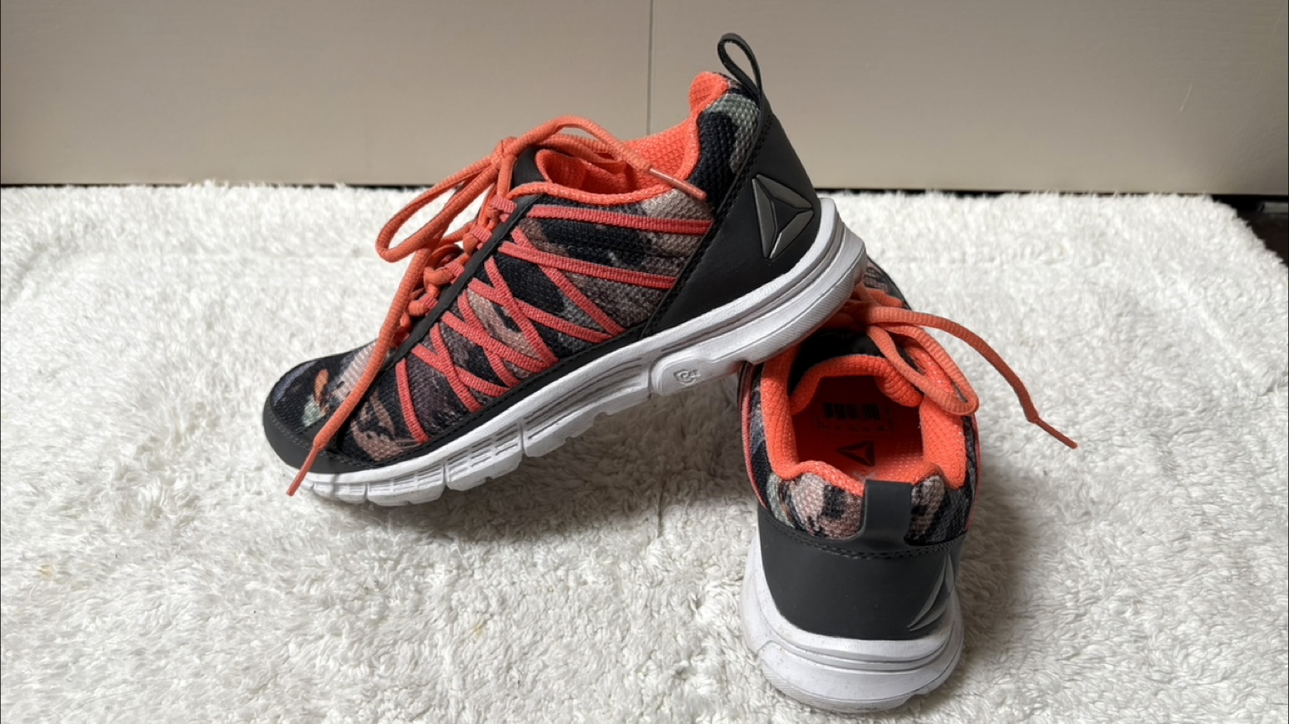 Reebok Running Shoes - Size 6 - photo 2