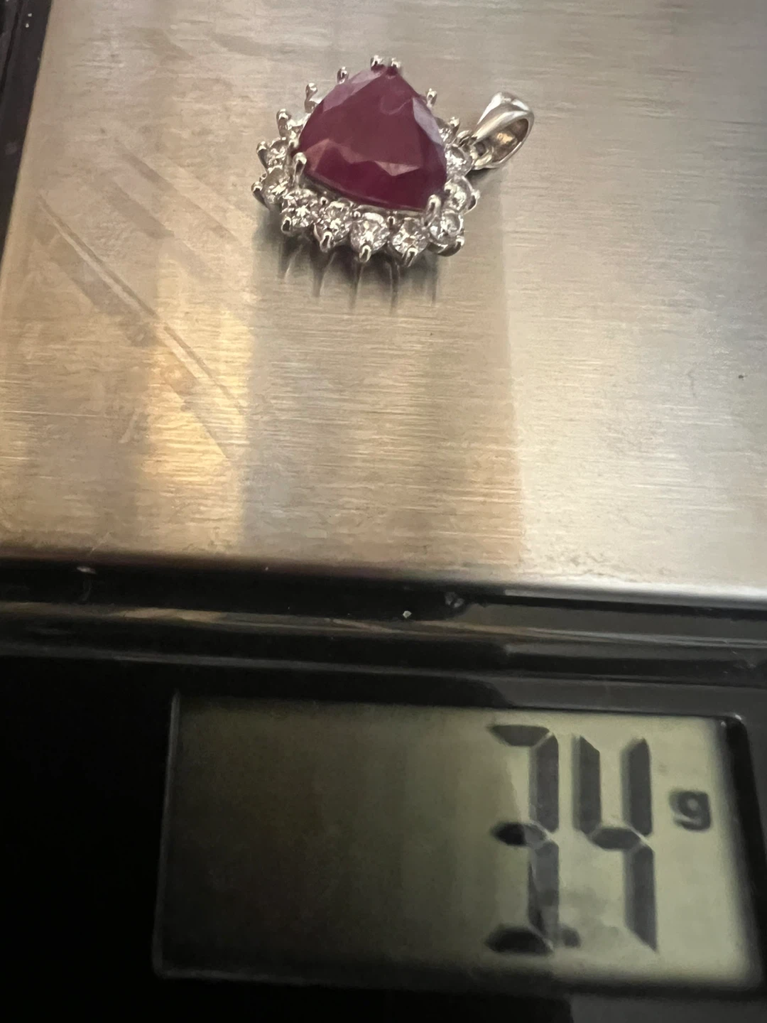 18 k Heart-shaped Ruby and Diamond Pendant - photo 3