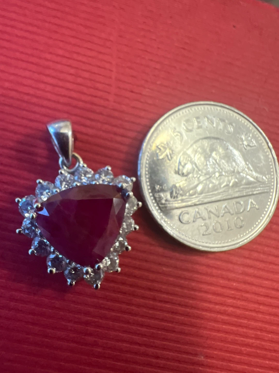 18 k Heart-shaped Ruby and Diamond Pendant - photo 4