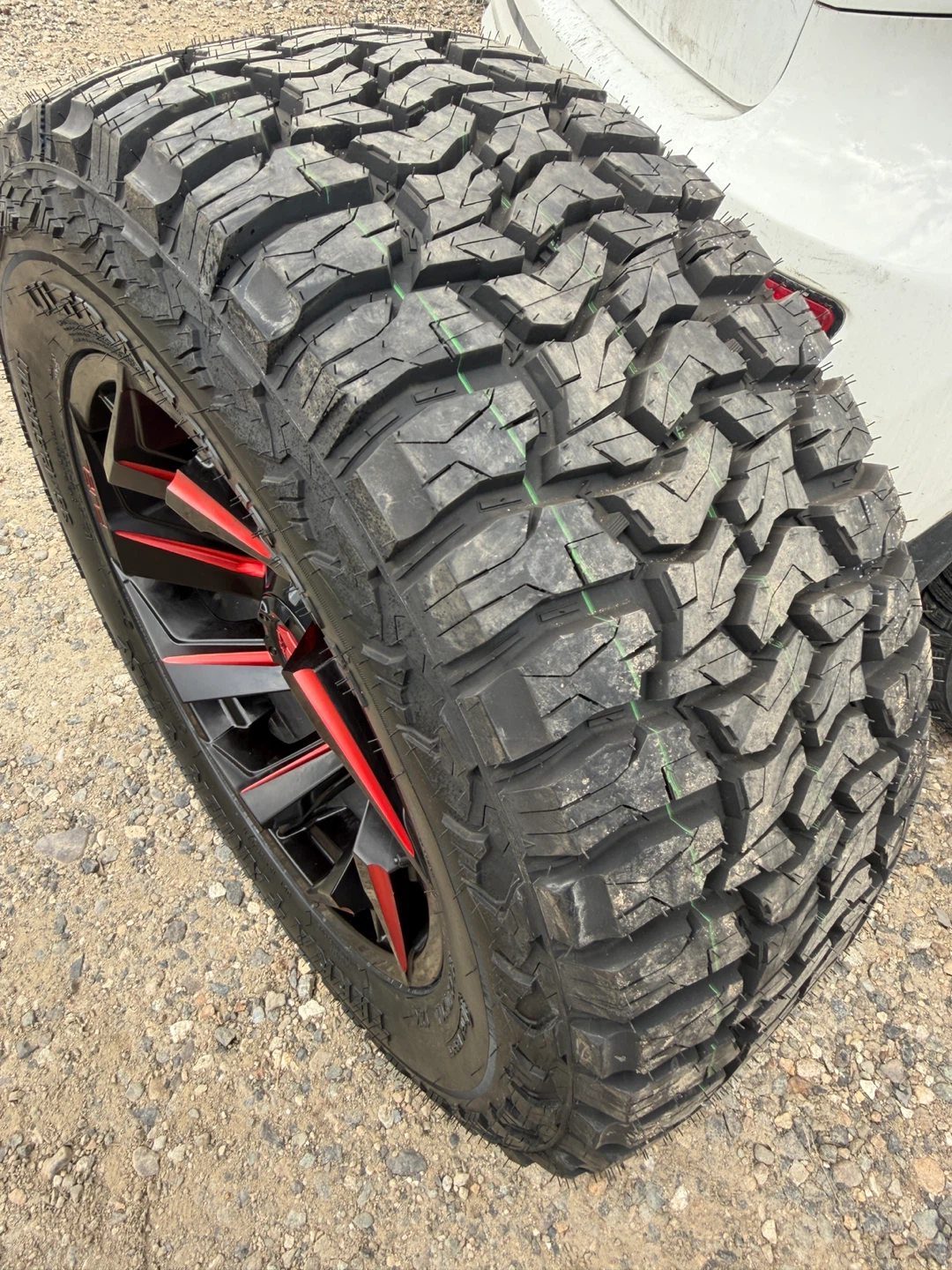 New 35”Tires & Fuel Rims - photo 4