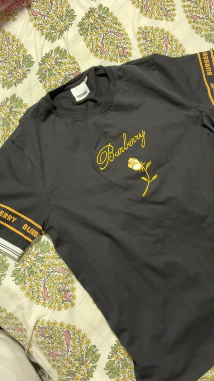 Burberry Black T-Shirt with Rose Embroidery - photo 3