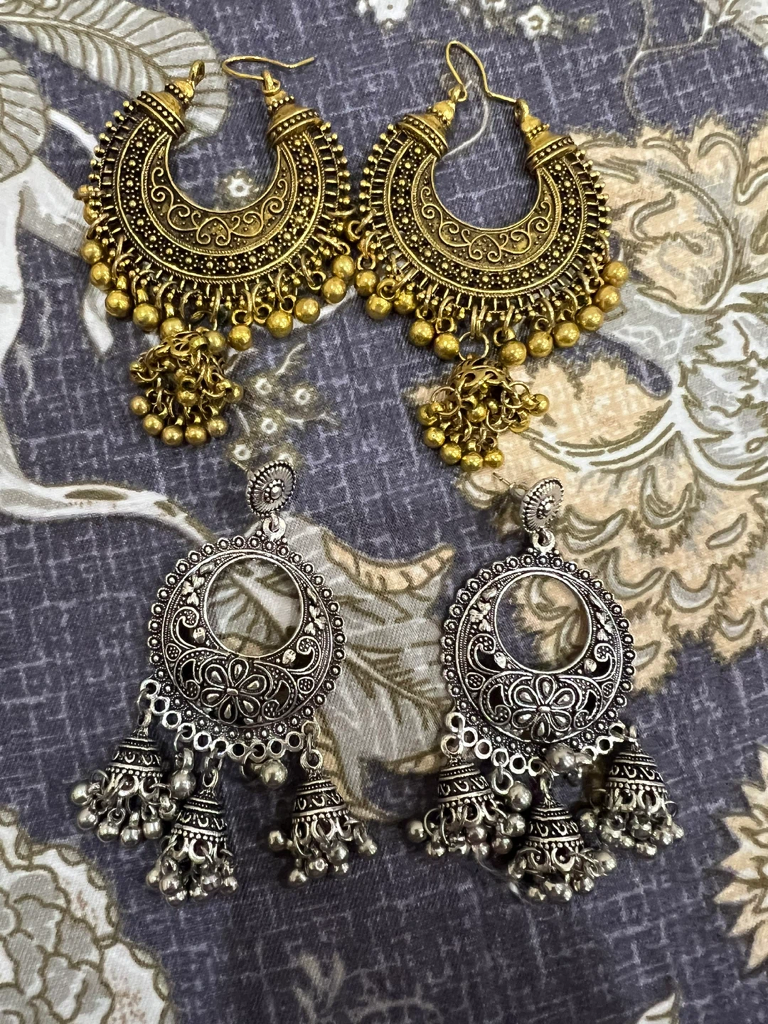 Set of 2 pairs of ethnic drop earrings - gold and silver tones