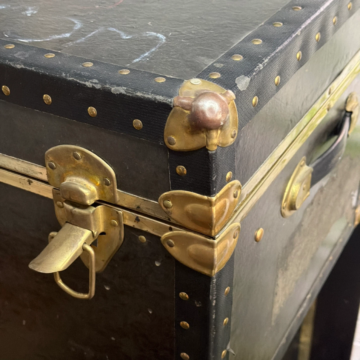 Vintage Steamer Trunk Storage Chest - photo 5